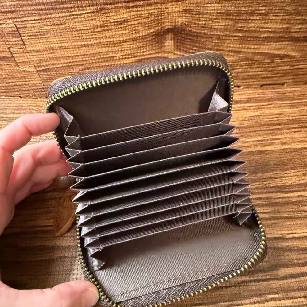 Brown Leather Embossed Wallet - Picture 6 of 6